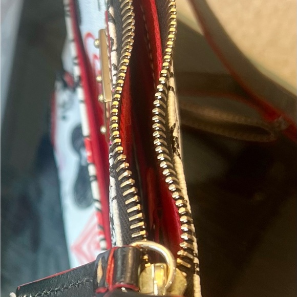 Disney Dooney & Bourke Minnie Mouse Bows and Hearts Crossbody Bag - Picture 9 of 10